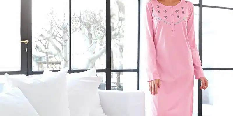La chemise de nuit pour femme, intemporelle et toujours appréciée