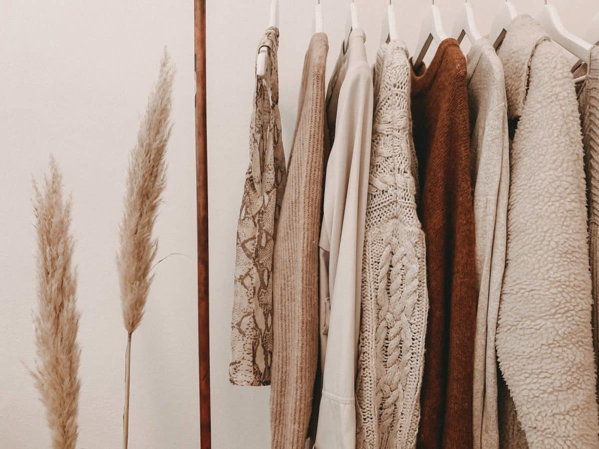 Comment créer le look idéal à 60 ans : conseils pour une garde-robe parfaite